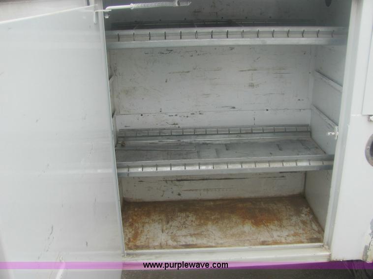 image for item 9151 2003 Chevrolet C3500 Silverado pickup truck