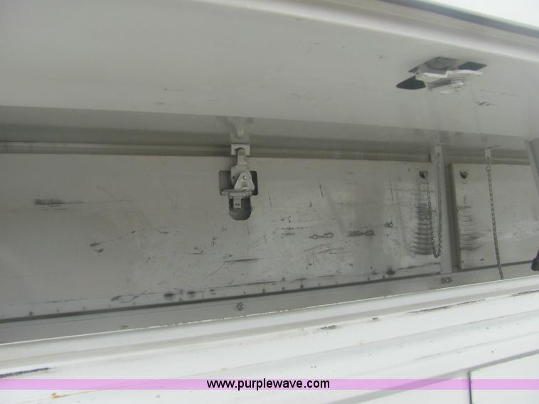 image for item 9151 2003 Chevrolet C3500 Silverado pickup truck