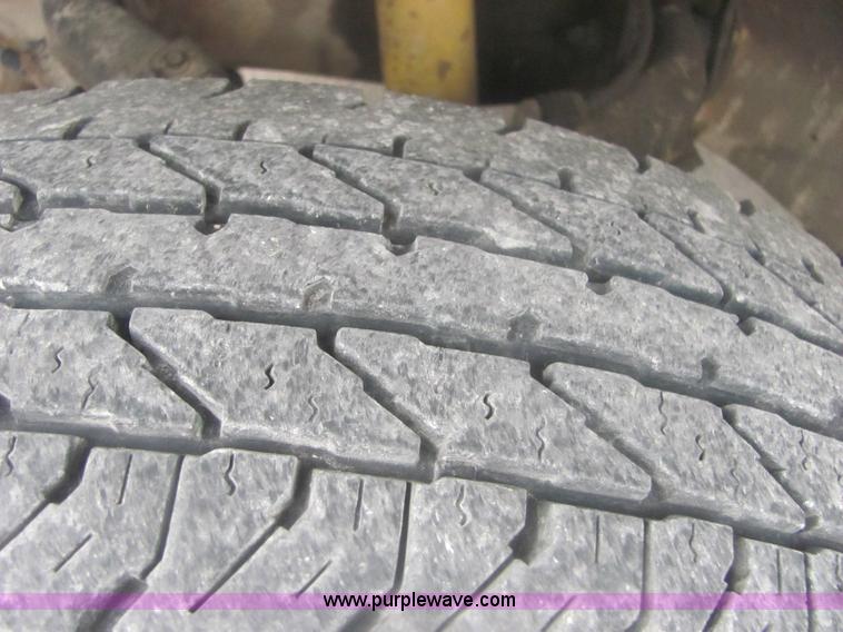 image for item 9151 2003 Chevrolet C3500 Silverado pickup truck