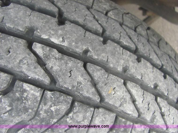 image for item 9151 2003 Chevrolet C3500 Silverado pickup truck