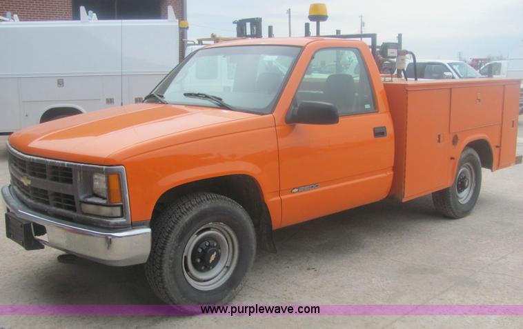 image for item 9152 1999 Chevrolet C2500 pickup truck