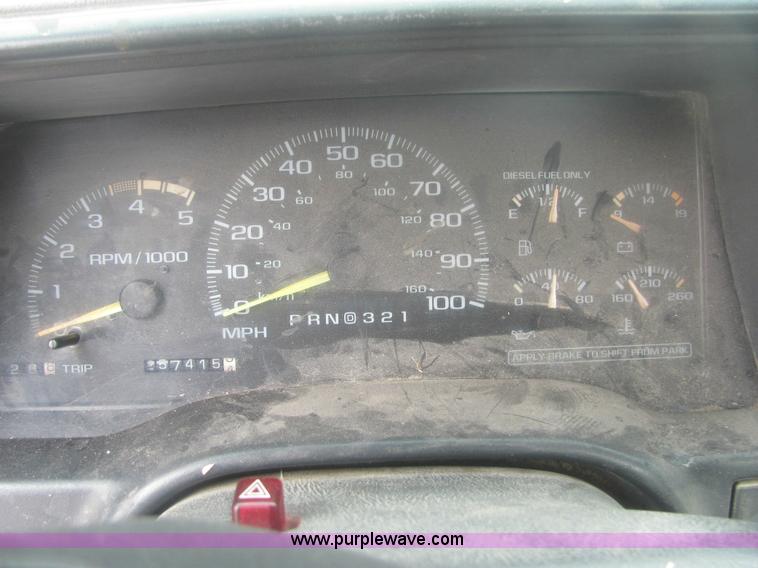 image for item 9152 1999 Chevrolet C2500 pickup truck