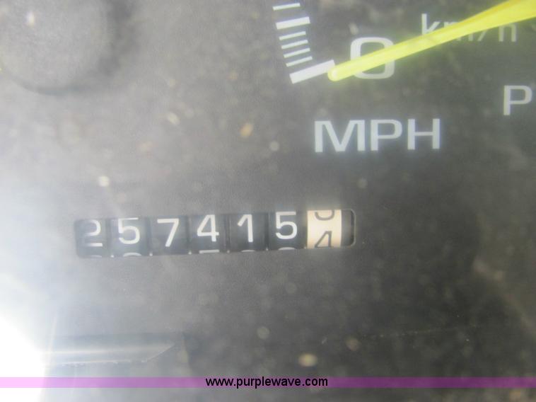 image for item 9152 1999 Chevrolet C2500 pickup truck