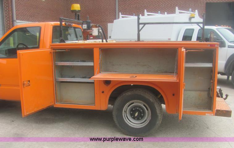 image for item 9152 1999 Chevrolet C2500 pickup truck