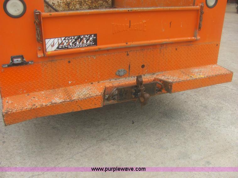 image for item 9152 1999 Chevrolet C2500 pickup truck