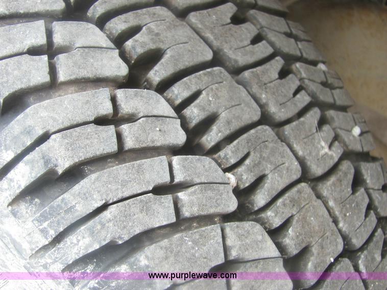 image for item 9152 1999 Chevrolet C2500 pickup truck