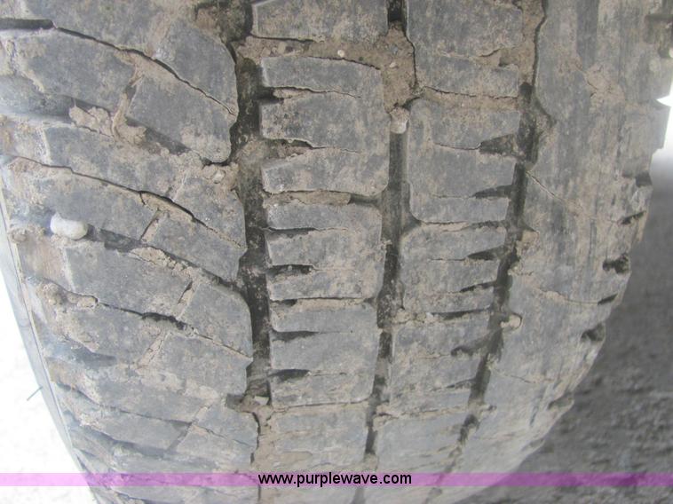 image for item 9152 1999 Chevrolet C2500 pickup truck