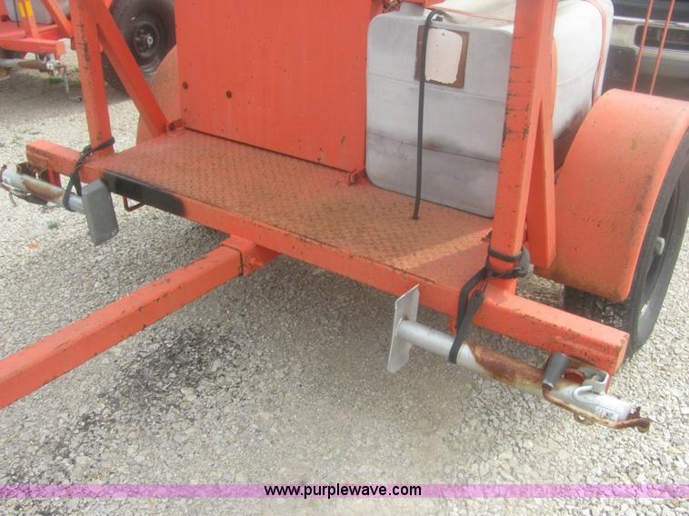 image for item 9155 1993 Wanco WTDB8-SAC portable arrow board