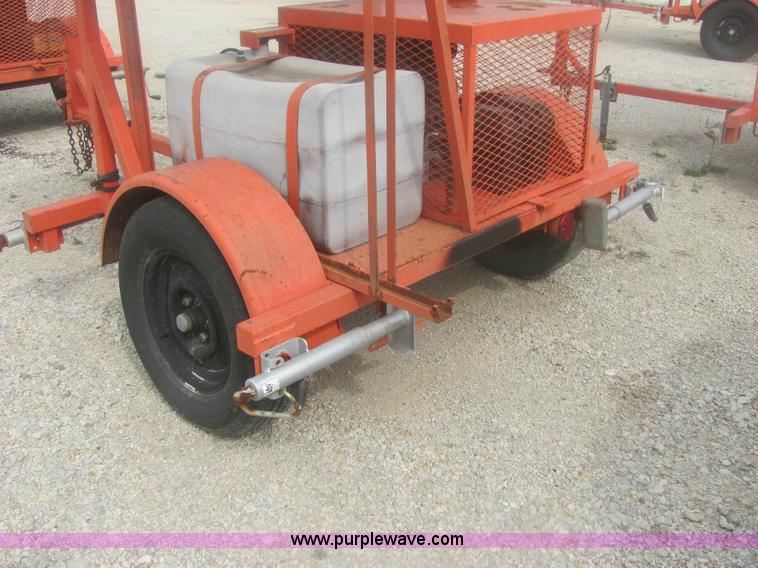 image for item 9155 1993 Wanco WTDB8-SAC portable arrow board