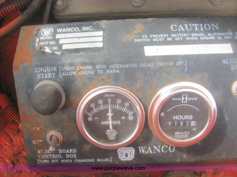 image for item 9155 1993 Wanco WTDB8-SAC portable arrow board