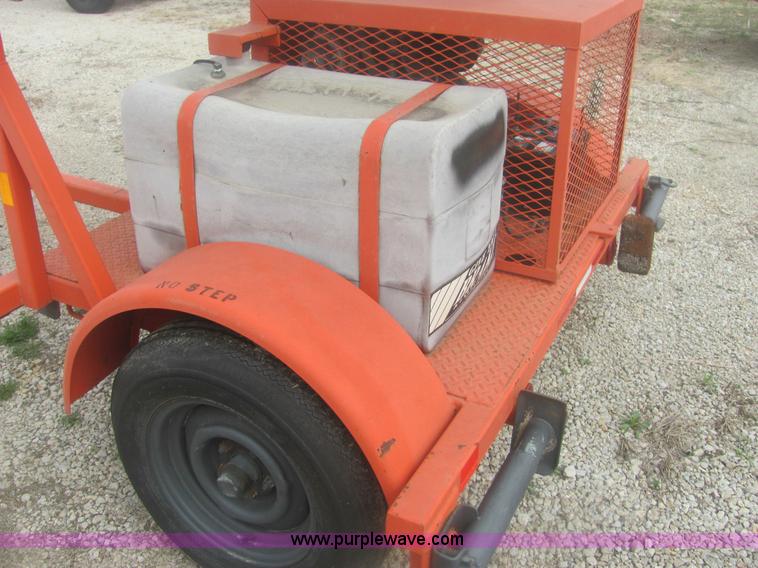 image for item 9157 1994 Wanco WTDB8-SAC portable arrow board