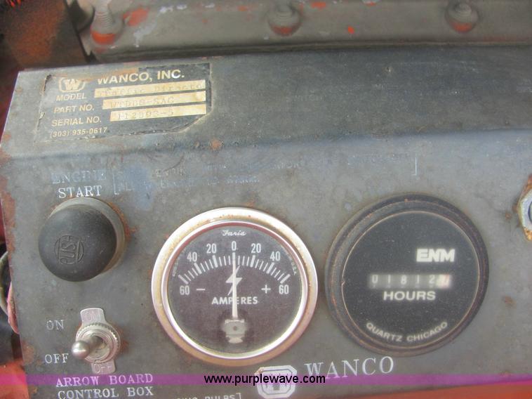 image for item 9157 1994 Wanco WTDB8-SAC portable arrow board