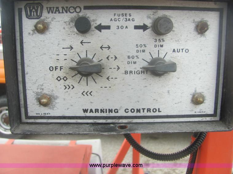 image for item 9157 1994 Wanco WTDB8-SAC portable arrow board