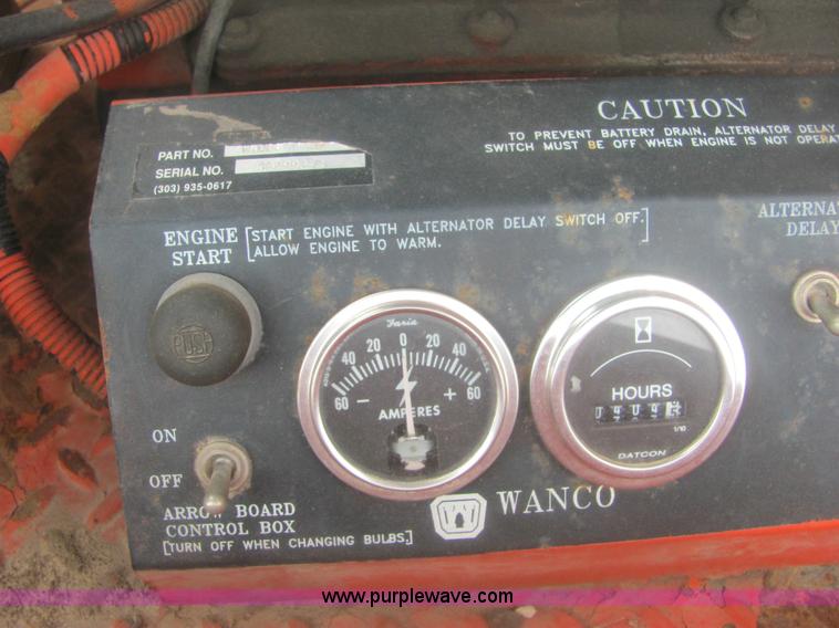 image for item 9158 1993 Wanco WTDB8-SAC portable arrow board