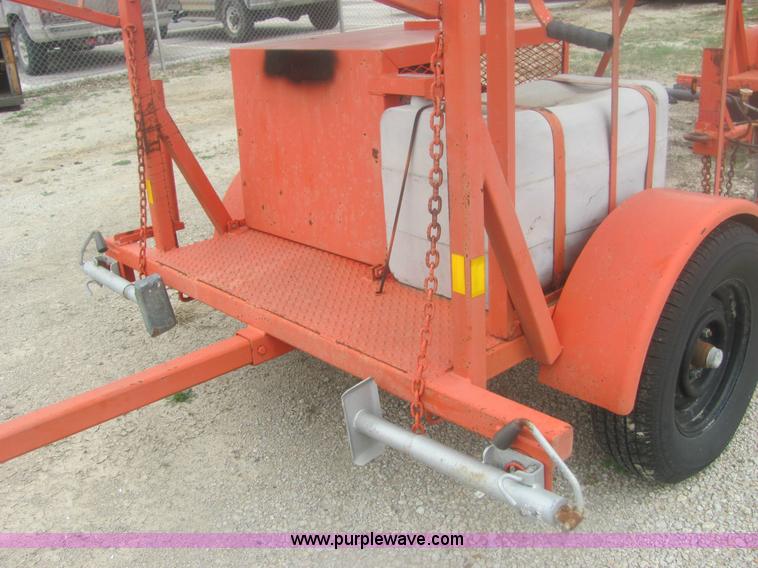 image for item 9160 1994 Wanco WTDB8-SAC portable arrow board