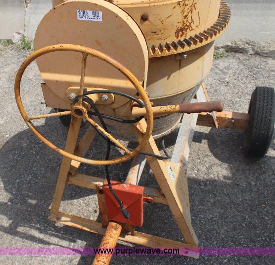 image for item 9185 1993 Gilson 59020 concrete mixer