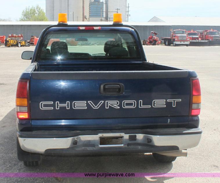 image for item 9264 2002 Chevrolet Silverado C1500 extended cab pickup truck