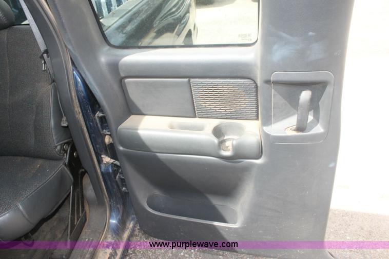 image for item 9264 2002 Chevrolet Silverado C1500 extended cab pickup truck