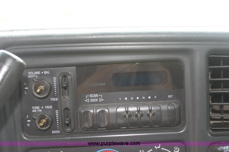 image for item 9264 2002 Chevrolet Silverado C1500 extended cab pickup truck