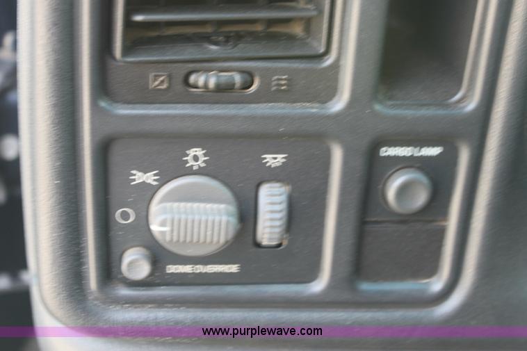 image for item 9264 2002 Chevrolet Silverado C1500 extended cab pickup truck