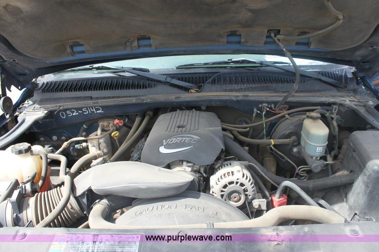 image for item 9264 2002 Chevrolet Silverado C1500 extended cab pickup truck