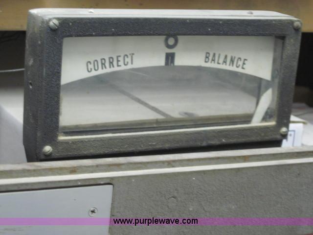 image for item 1972 Webb 30 ton scale