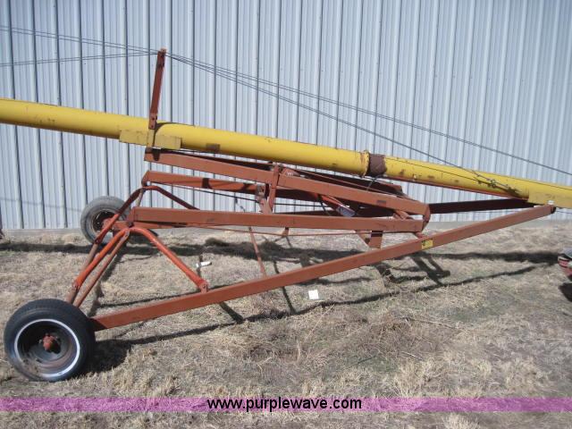 image for item 1985 Mayrath 10" x 71'L auger