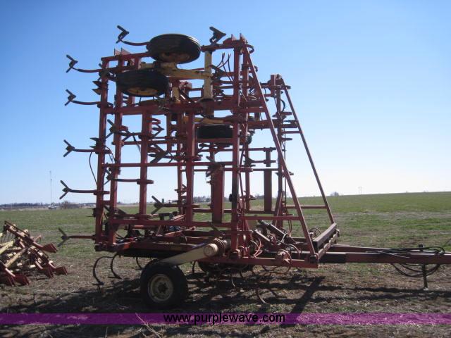 image for item 1986 Krause 4200 42' field cultivator