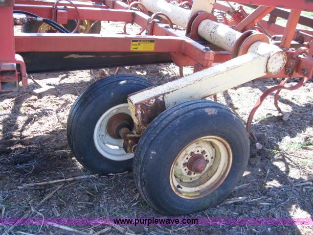 image for item 1986 Krause 4200 42' field cultivator