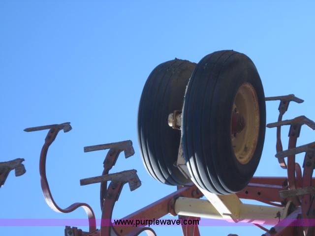 image for item 1986 Krause 4200 42' field cultivator