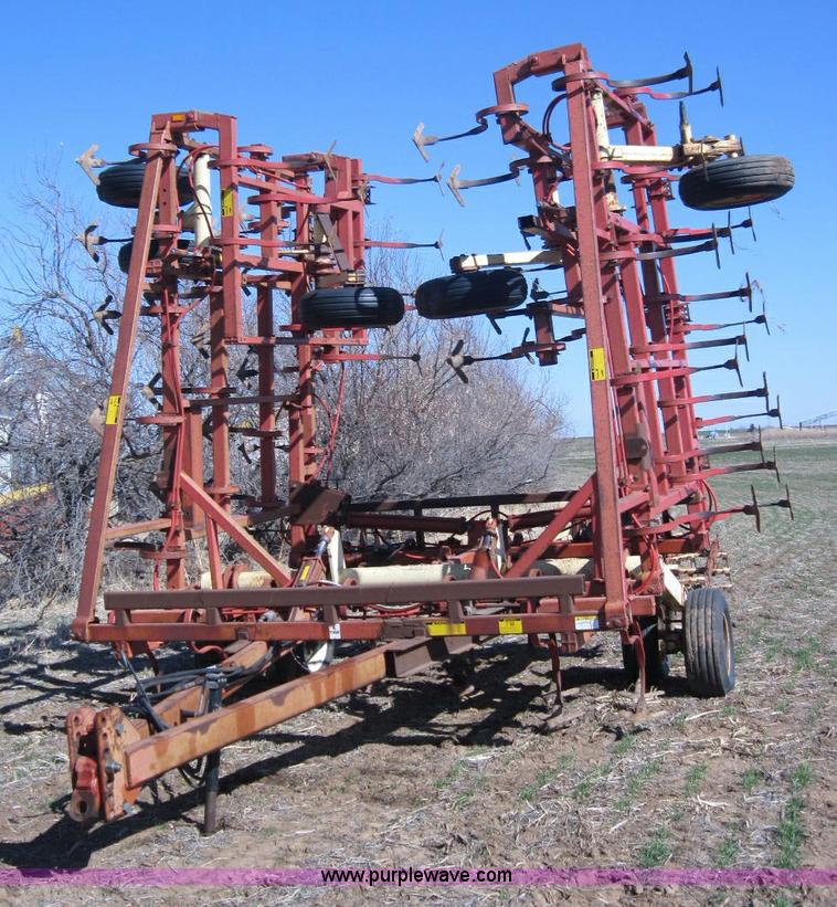 image for item 1986 Krause 4200 42' field cultivator