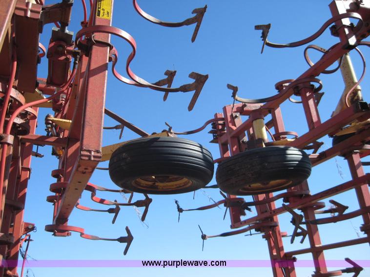 image for item 1986 Krause 4200 42' field cultivator