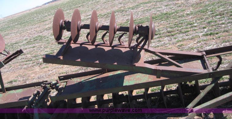 image for item 1991 John Deere single gang 18' disk