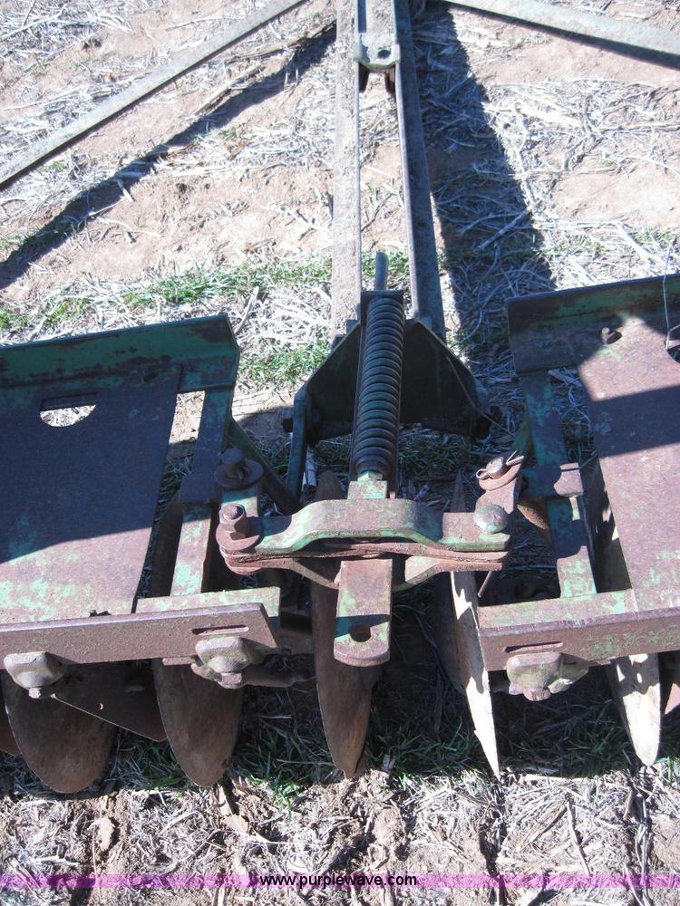image for item 1991 John Deere single gang 18' disk