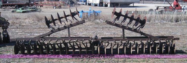 image for item 1991 John Deere single gang 18' disk