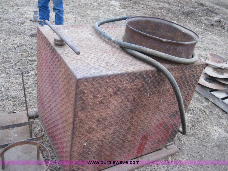 image for item 1995 Fuel tank/air compressor skid