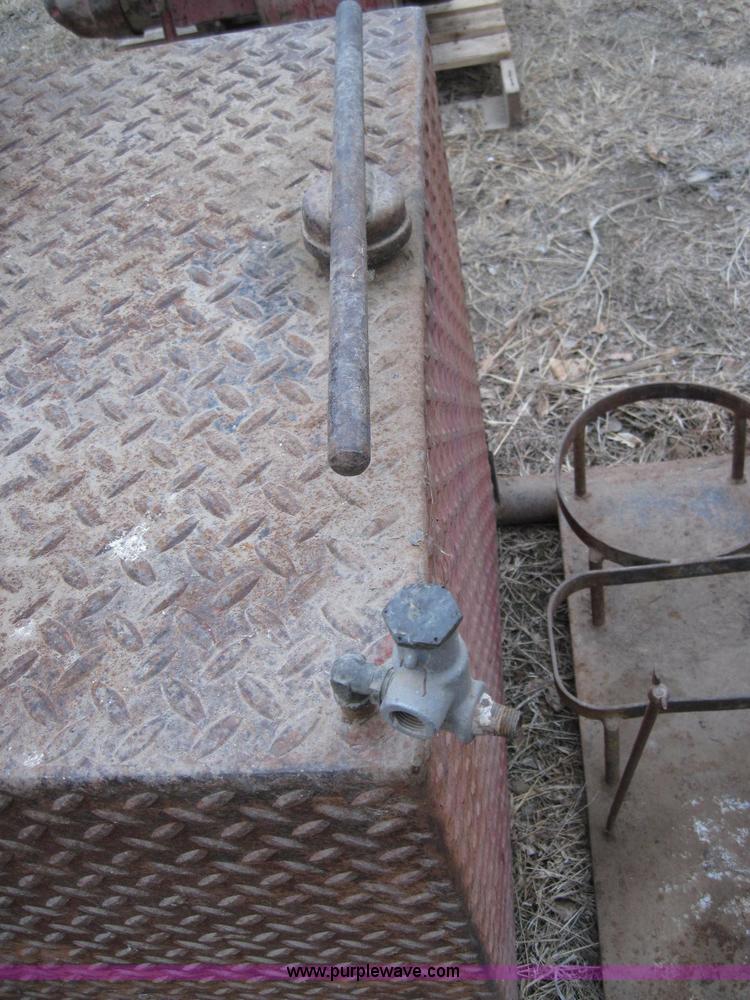 image for item 1995 Fuel tank/air compressor skid