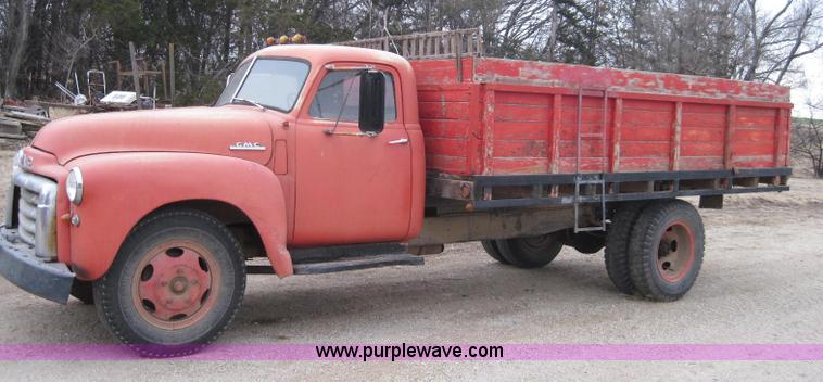 image for item 2000 1948 GMC wheat truck