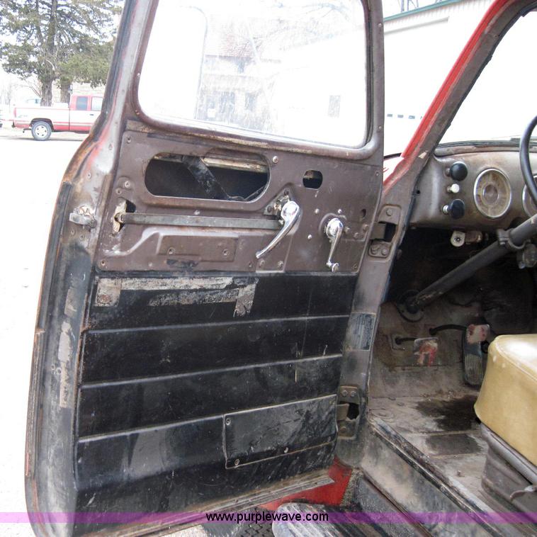 image for item 2000 1948 GMC wheat truck