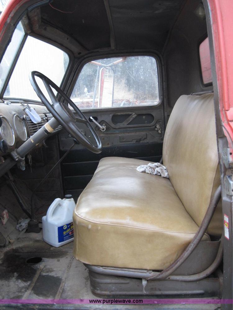 image for item 2000 1948 GMC wheat truck