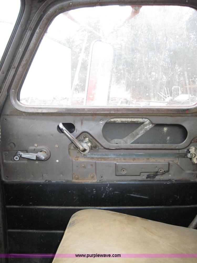 image for item 2000 1948 GMC wheat truck