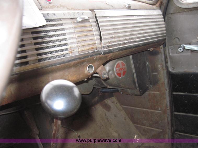 image for item 2000 1948 GMC wheat truck