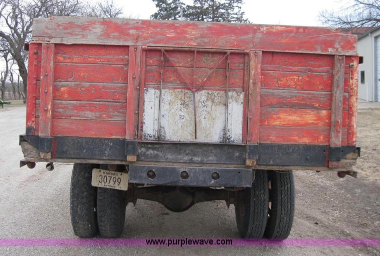 image for item 2000 1948 GMC wheat truck
