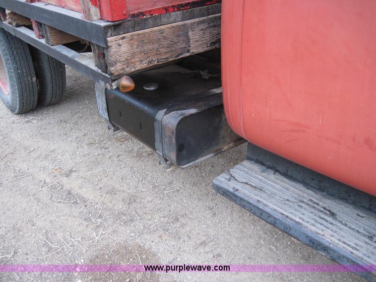 image for item 2000 1948 GMC wheat truck