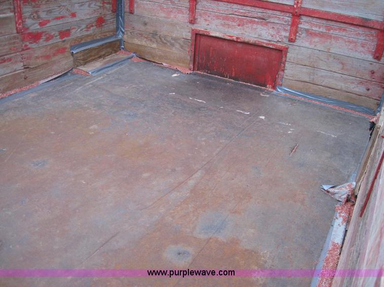 image for item 2000 1948 GMC wheat truck