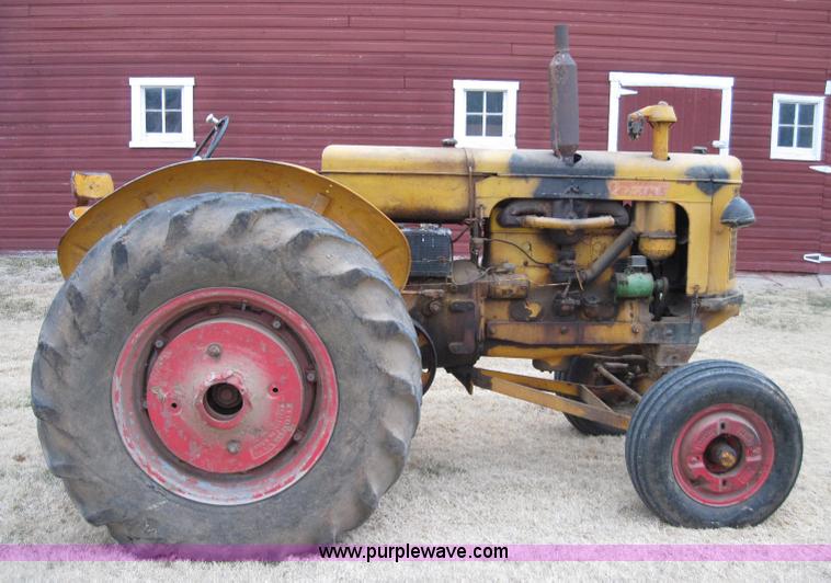 image for item 2001 Minneapolis Moline 283B4 tractor