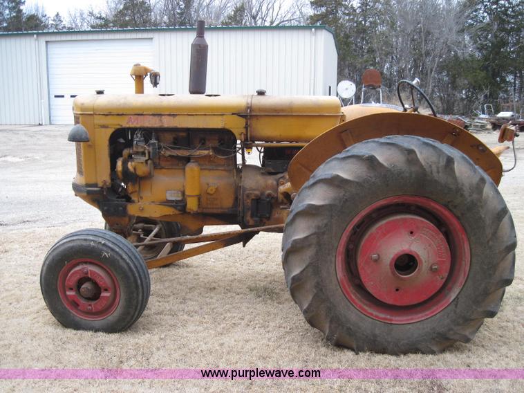 image for item 2001 Minneapolis Moline 283B4 tractor