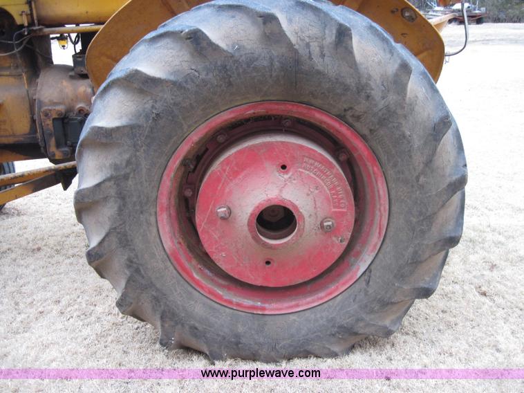 image for item 2001 Minneapolis Moline 283B4 tractor