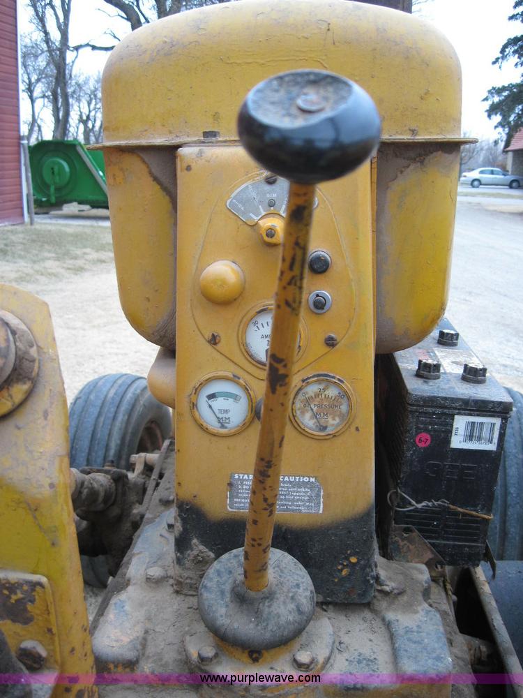 image for item 2001 Minneapolis Moline 283B4 tractor