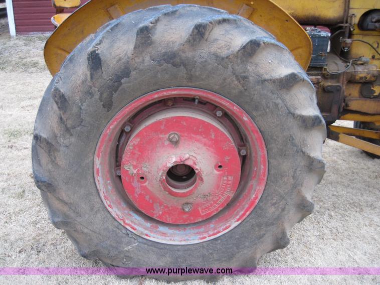 image for item 2001 Minneapolis Moline 283B4 tractor